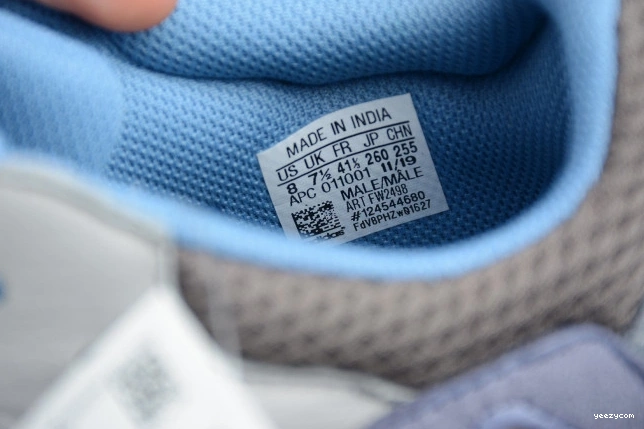 Adidas FW2498 700 Boost Yeezy Carbon Blue 0819